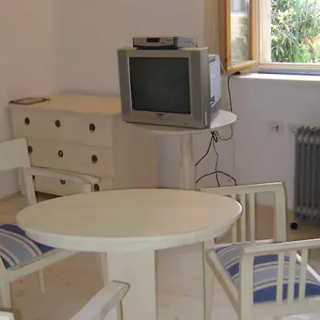 Two Bedroom With Terrace And Garden Apartamento Savudrija