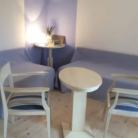 Two Bedroom With Terrace And Garden *