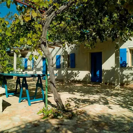 Two Bedroom With Terrace And Garden * Savudrija