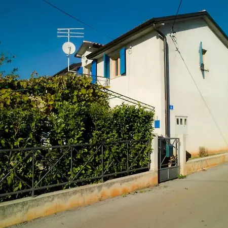 Two Bedroom With Terrace And Garden Savudrija