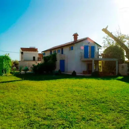 Two Bedroom With Terrace And Garden